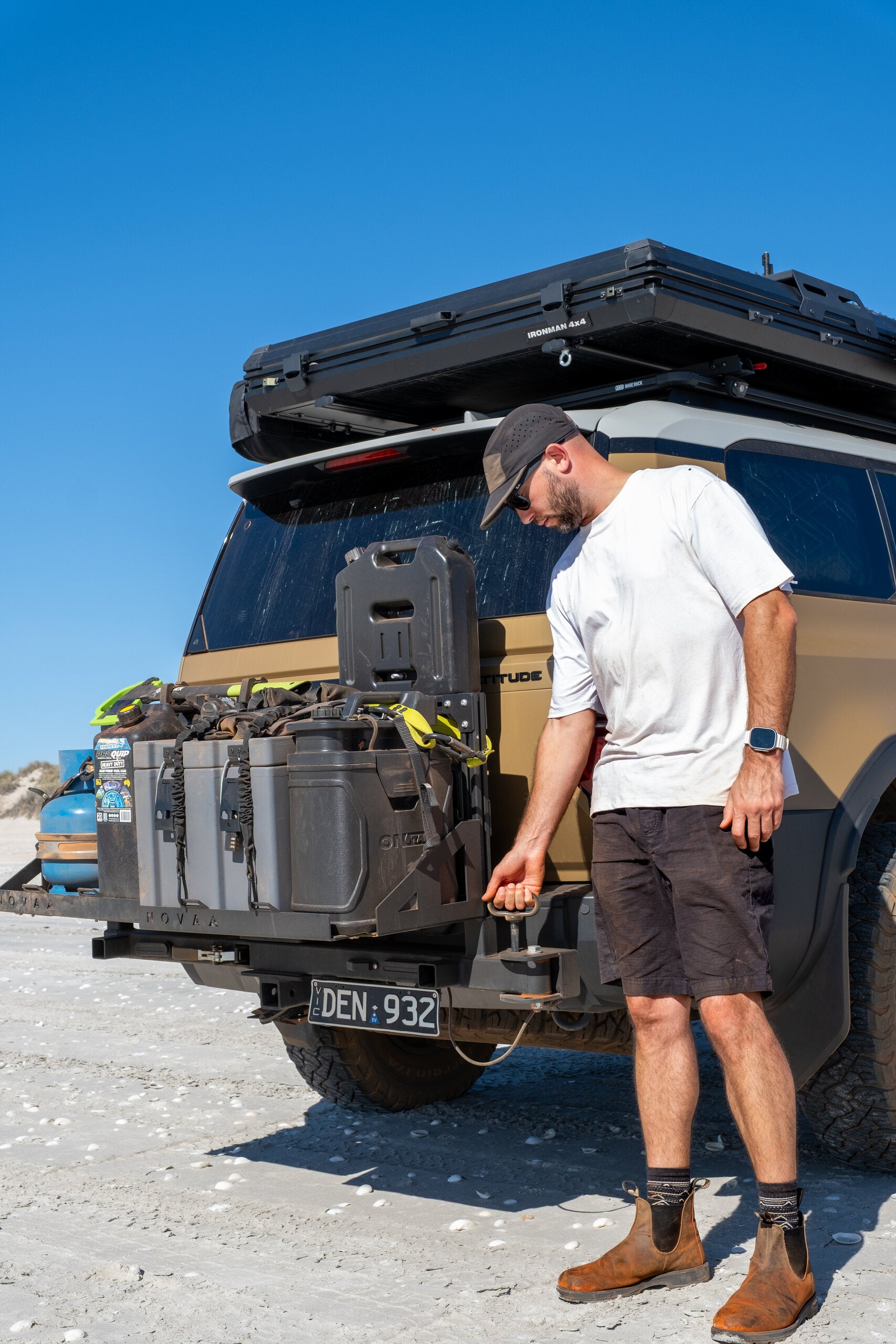 Toyota 250 Prado Hitch-Mounted Rear Bar