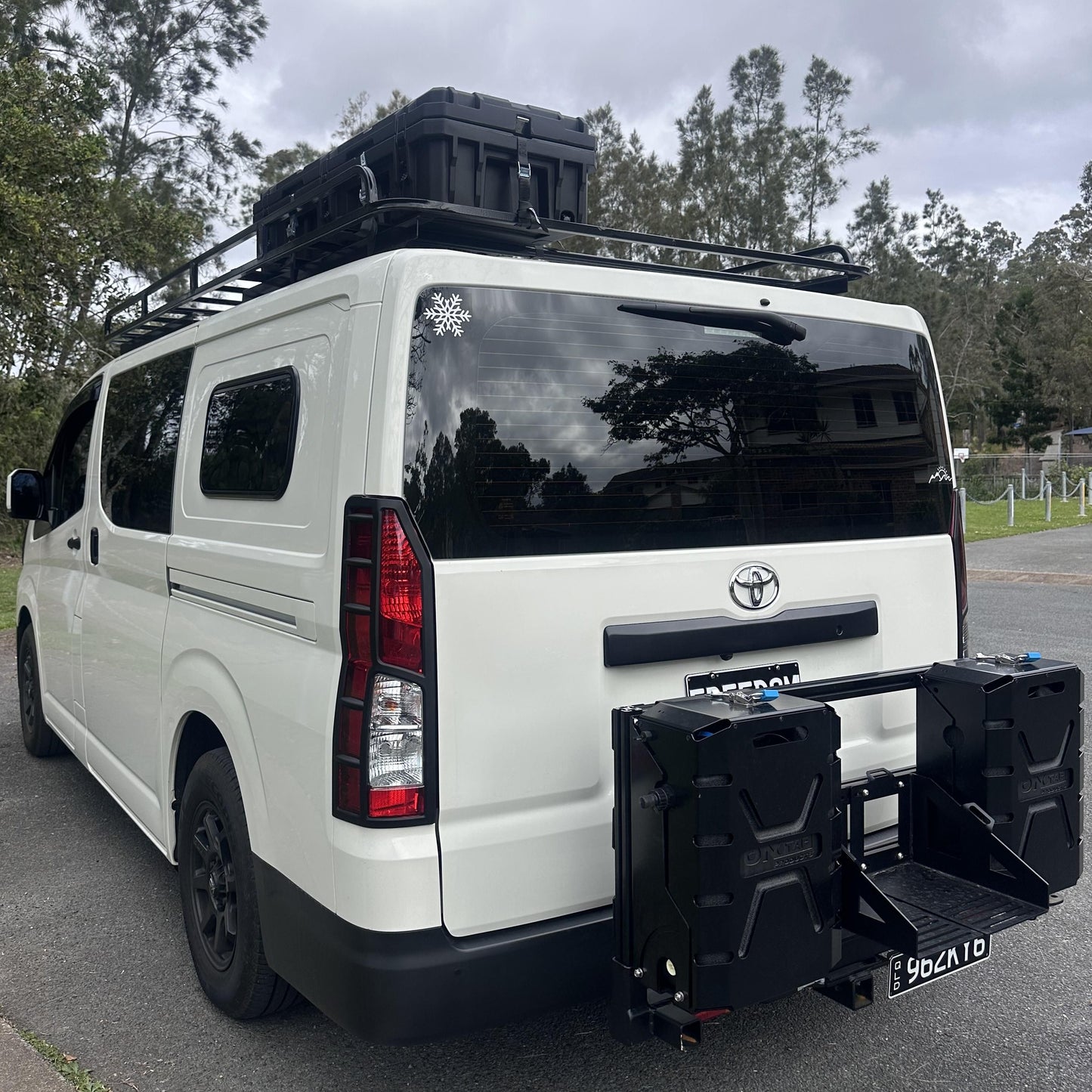 Hiace & Transporter Hitch-Mounted Rear Gear