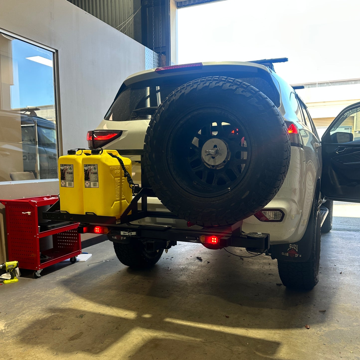 Isuzu MU-X Hitch-Mounted Rear Bar