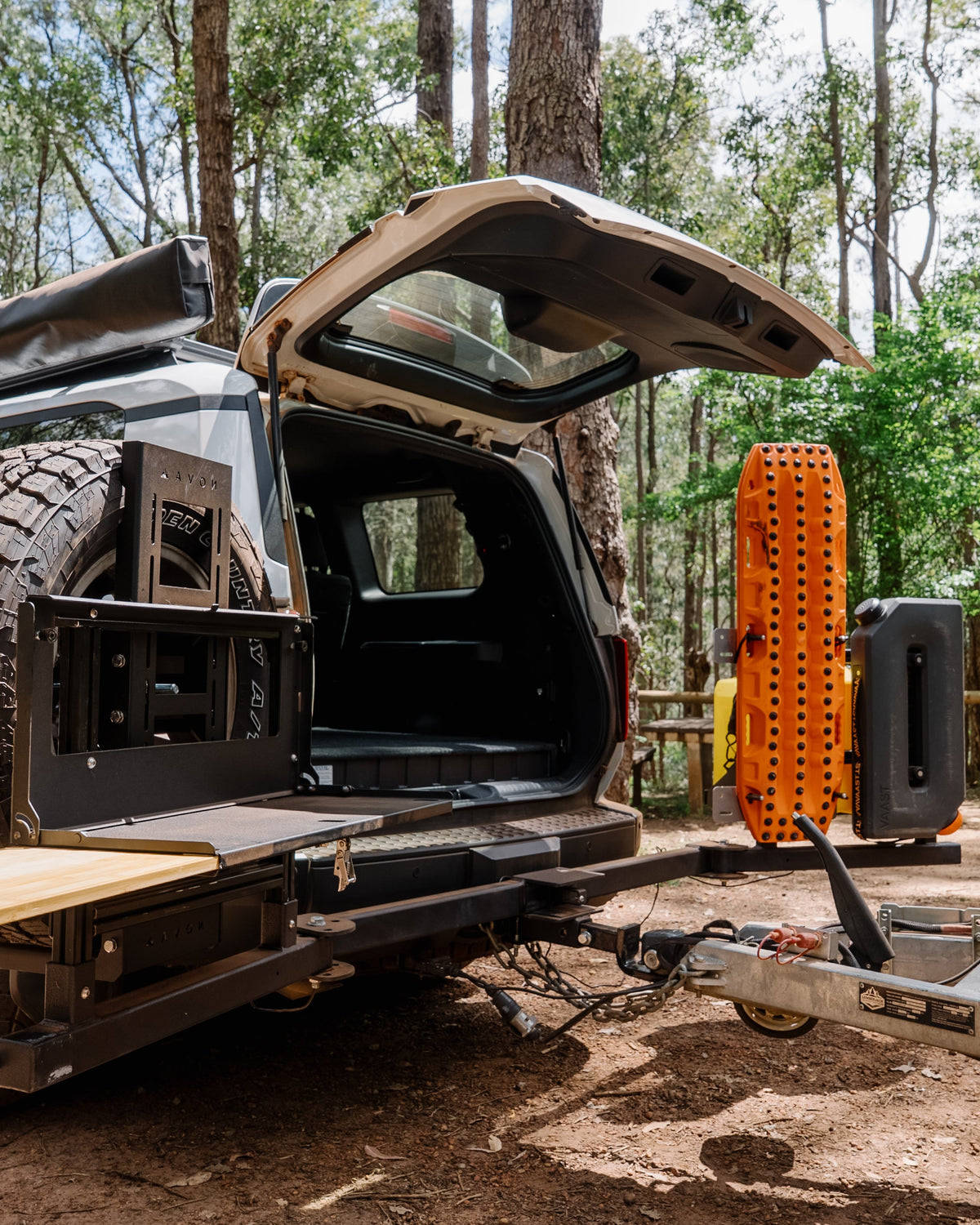 Novaa Dual Swing System, rear view